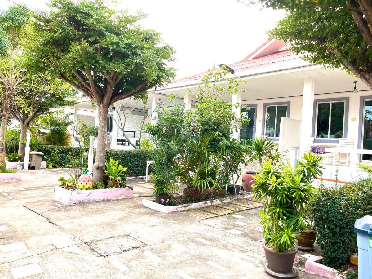 Insook Ko Larn Resort Exterior foto